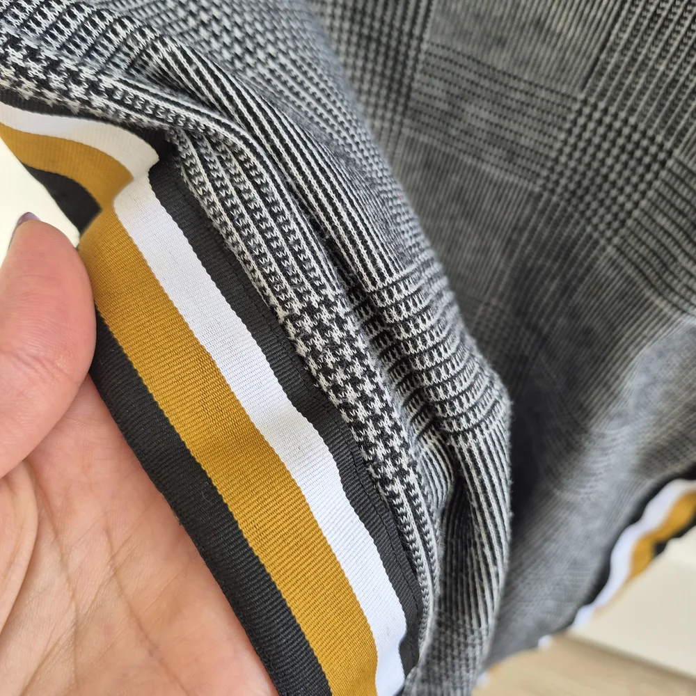 Zara Gray Checkered Pencil Skirt with Gold Accent - Picture 3 of 4